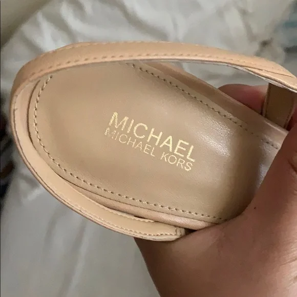Michael Kors Nude Pointed Heels NWOT - Picture 3 of 7